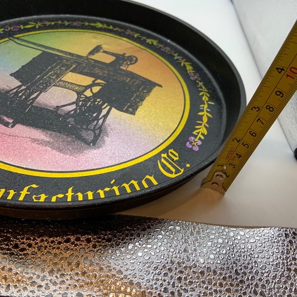 Vintage The Singer Manufacturing Company Bristolware Round 12" Retro Tin - Picture 15 of 15